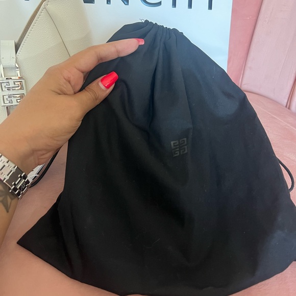 Givenchy mini G-hobo in grained leather ivory silver hardware - Picture 5 of 6